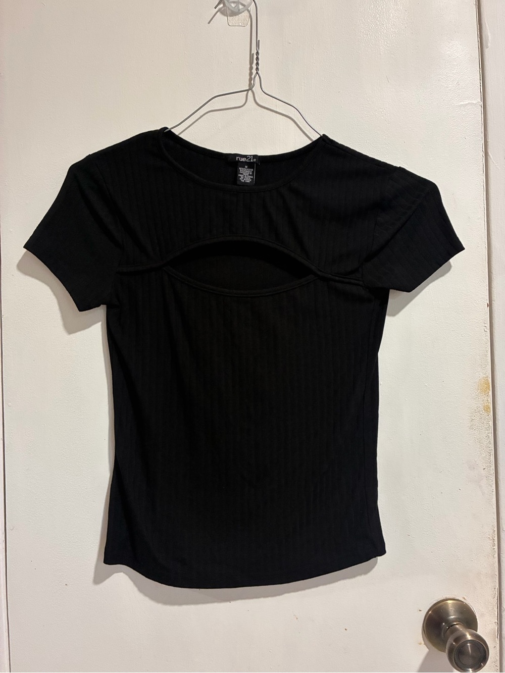 Rue21 Black Short Sleeve Ribbed Cutout Tee